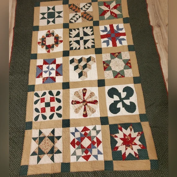 Handmade Vintage Patchwork Quilt, 61"×90", Green/Cranberry, Exceptional Piece! - Picture 9 of 16